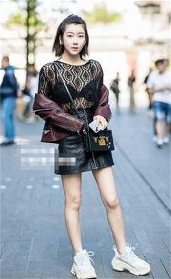 和妈妈一起打扑克