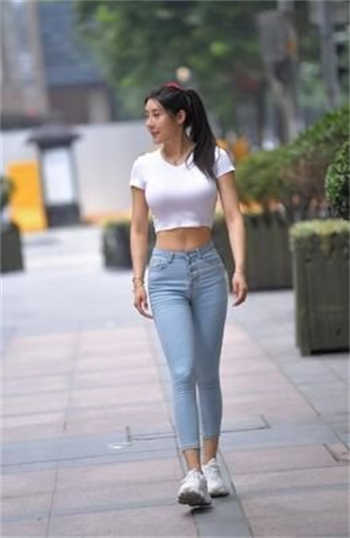 李妍希queenie家境