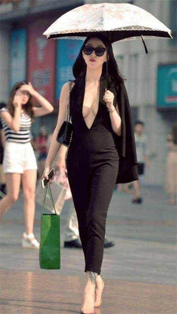 抖音卖车的女销售视频