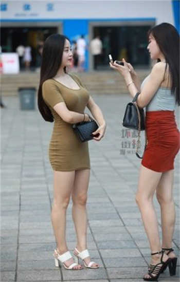 黑人教练菲斯和小茹