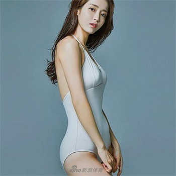 抖音上一个戴眼镜的女的