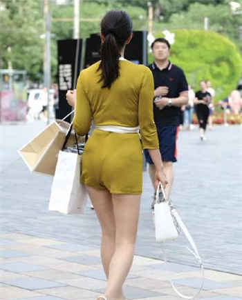 cosplay魅魔的车牌
