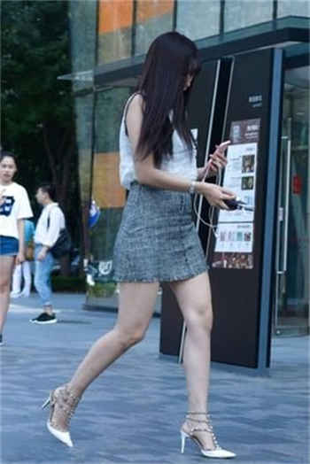 两个女人互相抚慰视频