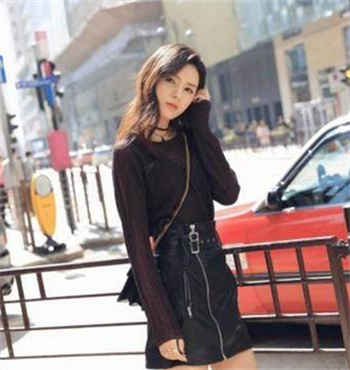 一男十二女荒岛求生小说