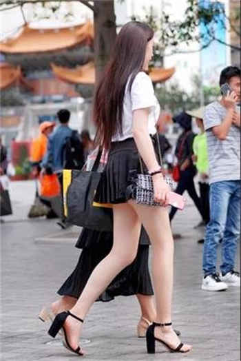 女子为了钱主动献出自己图
